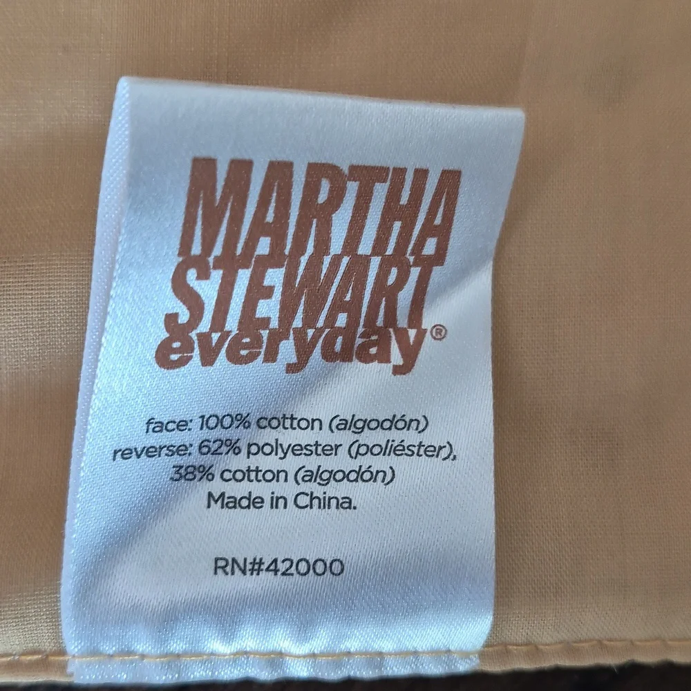 4 Martha Stewart gold sparkle and cream placemats. New from 2008